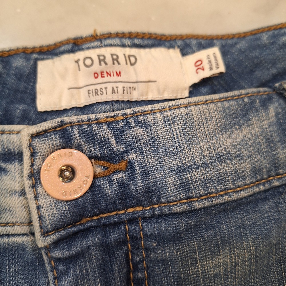 Torrid Denim Shorts Womens 20 Blue Cutoff First At Fit Lover Graphic Frayed Hem